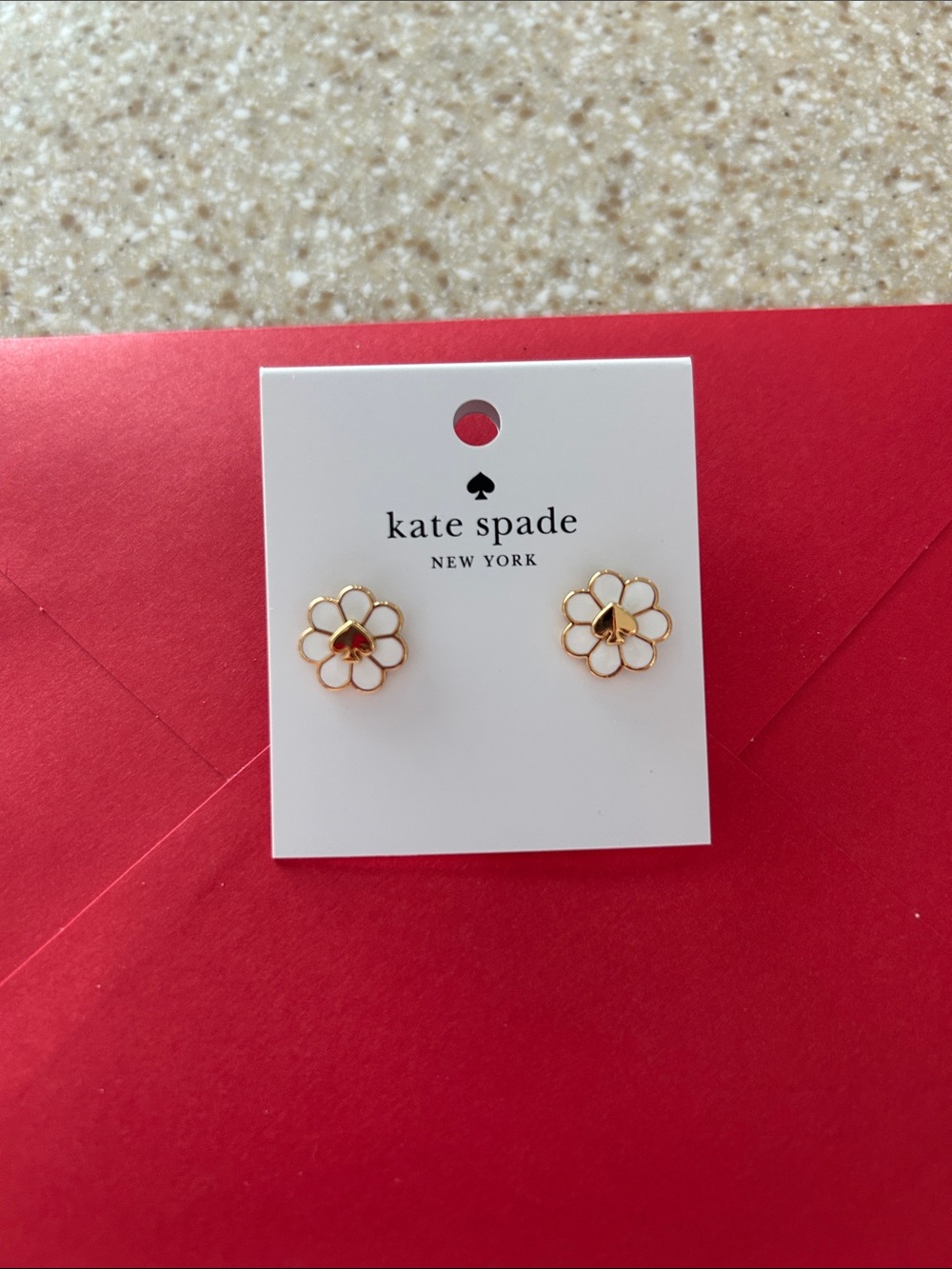 kate spade white and gold enamel daisy stud earrings